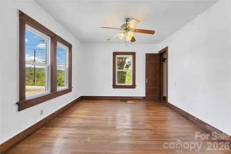 587 Old Hendersonville Highway Brevard NC 28712