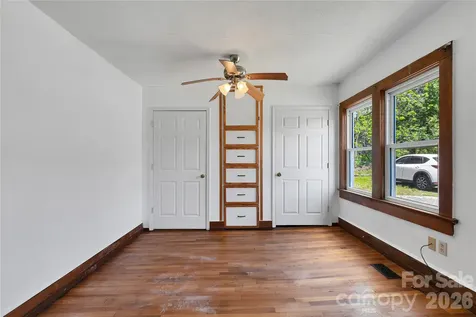 587 Old Hendersonville Highway Brevard NC 28712