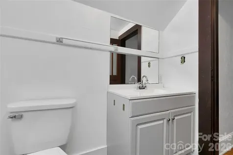587 Old Hendersonville Highway Brevard NC 28712