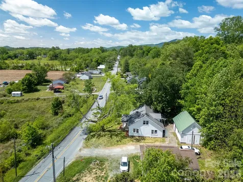 587 Old Hendersonville Highway Brevard NC 28712