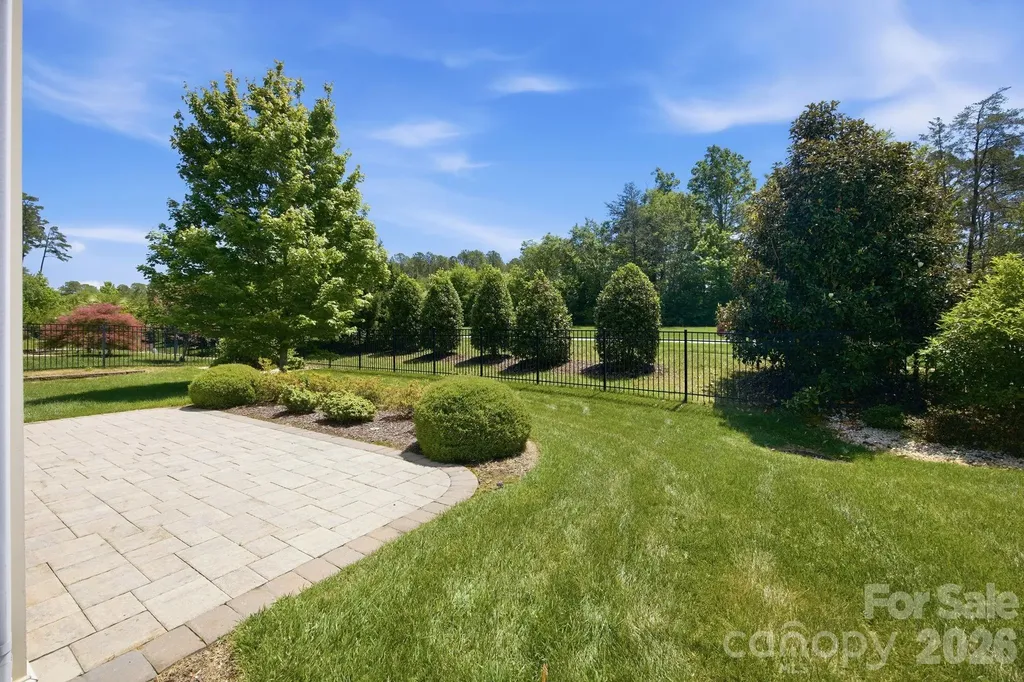 261 Stone Mountain Way Denver NC 28037