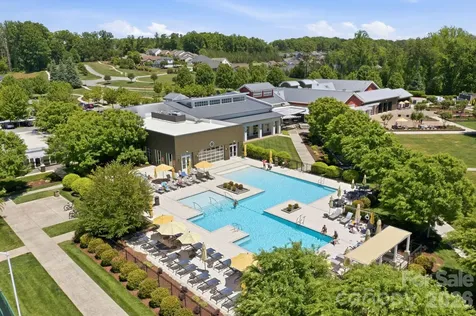 261 Stone Mountain Way Denver NC 28037