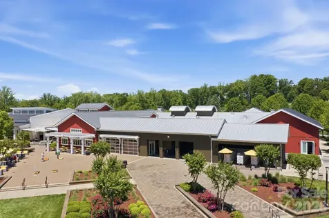 261 Stone Mountain Way Denver NC 28037