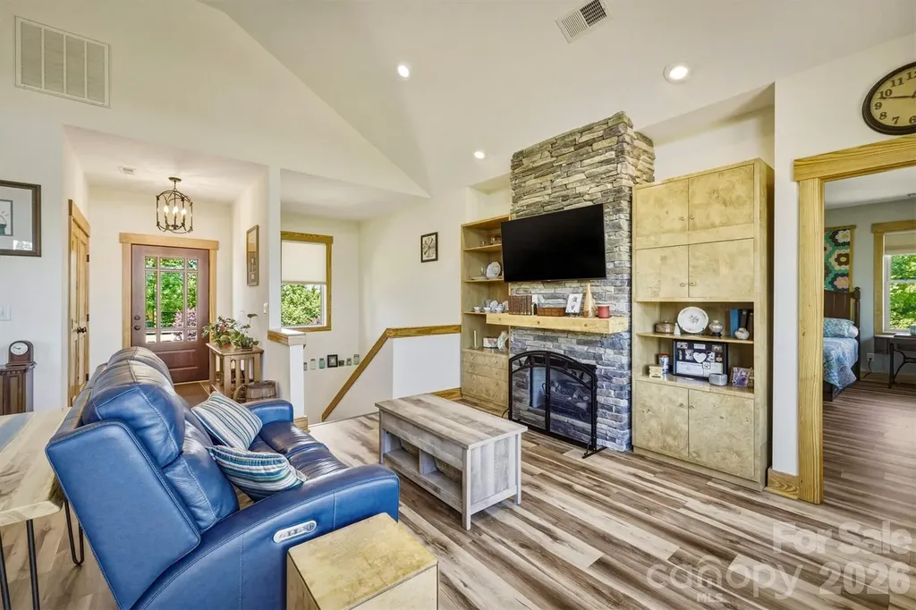 5564 Table View Lane Lenoir NC 28645