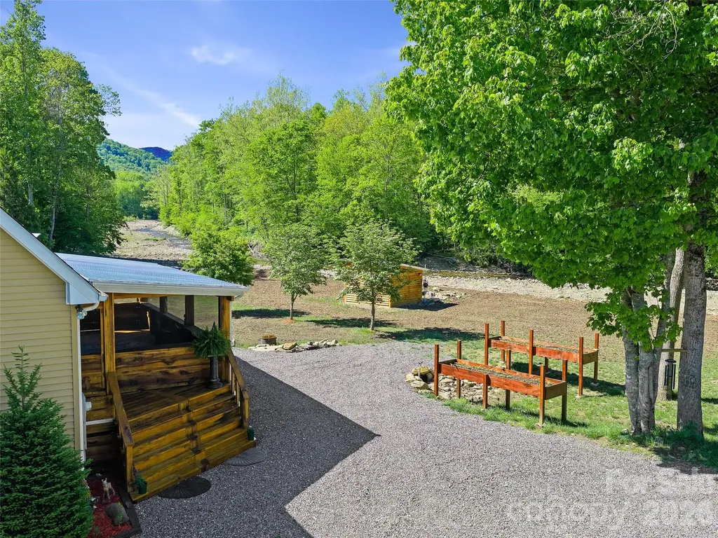 326 Ewart Wilson Road Burnsville NC 28714