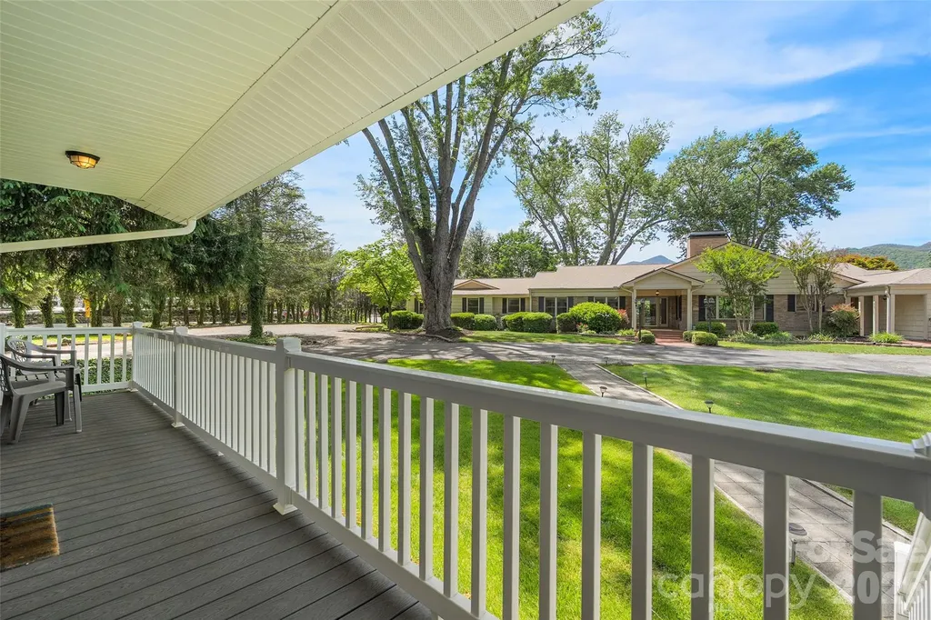 142 Country Club Drive Waynesville NC 28786