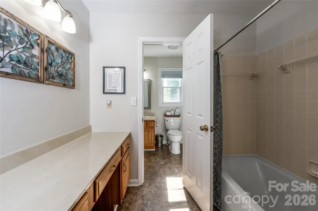 43 Tree Top Drive Arden NC 28704