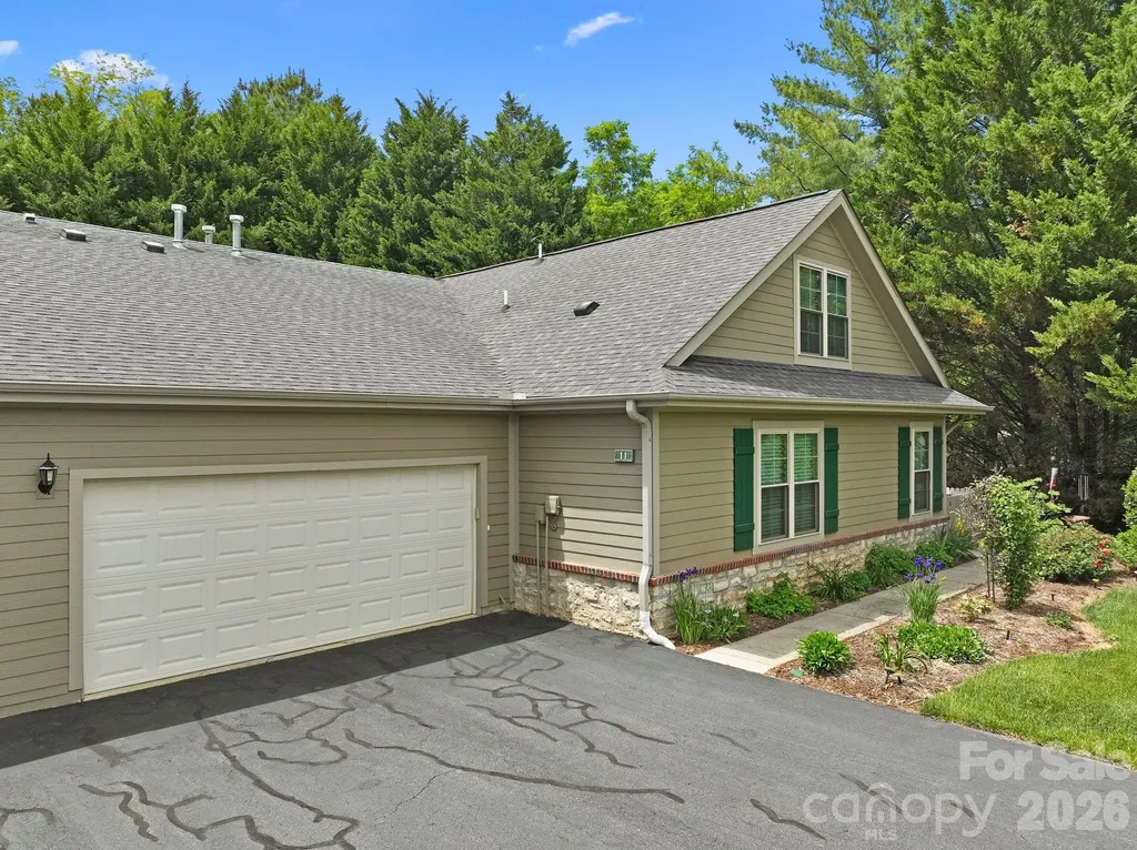 11 Outlook Circle Swannanoa NC 28778