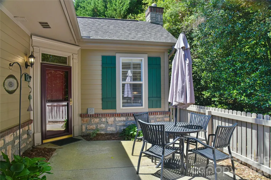 11 Outlook Circle Swannanoa NC 28778