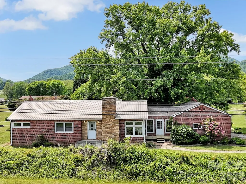 17 Hickory View Lane Canton NC 28716