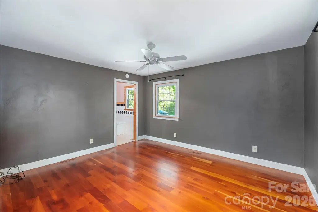 35 Mckinney Road Asheville NC 28805