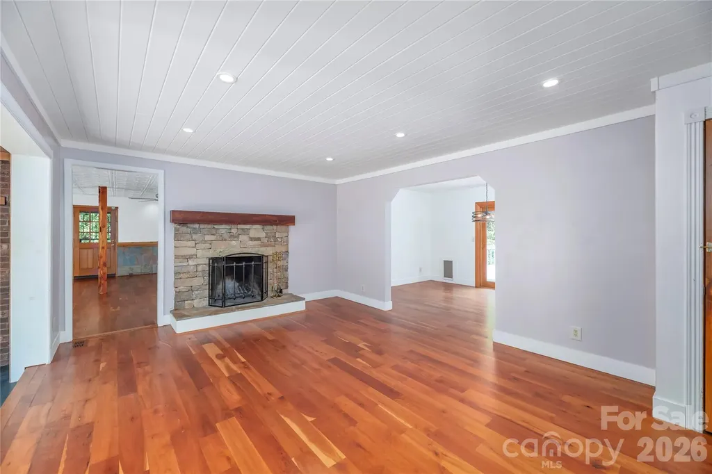 35 Mckinney Road Asheville NC 28805
