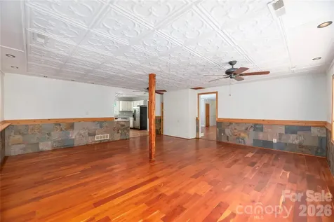 35 Mckinney Road Asheville NC 28805