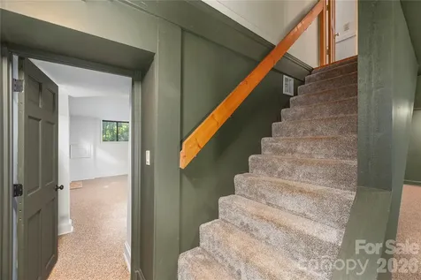 35 Mckinney Road Asheville NC 28805
