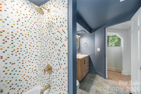 35 Mckinney Road Asheville NC 28805