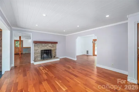 35 Mckinney Road Asheville NC 28805