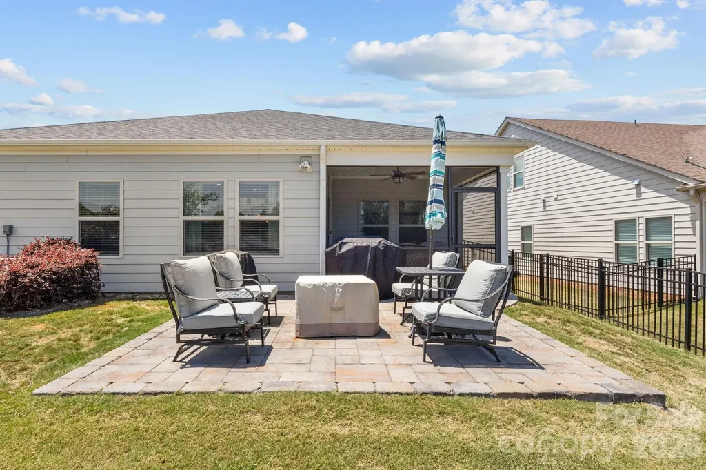 2012 Hyacinth Court Denver NC 28037