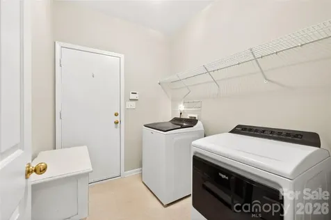1918 Weighmont Court Charlotte NC 28227