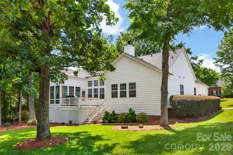 1918 Weighmont Court Charlotte NC 28227