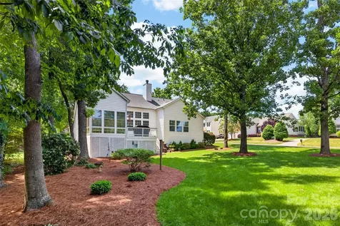 1918 Weighmont Court Charlotte NC 28227