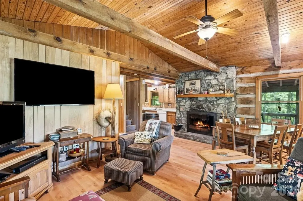 524 Mcdaris Loop Drive Mars Hill NC 28754