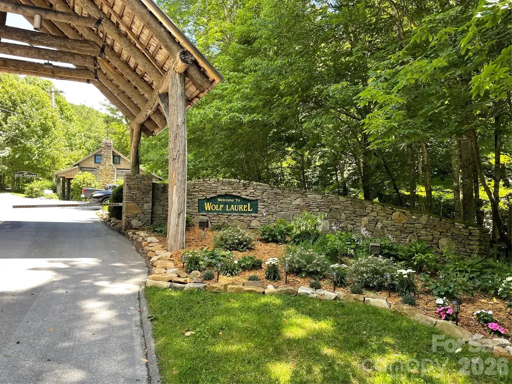 524 Mcdaris Loop Drive Mars Hill NC 28754