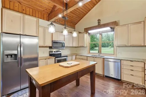 3540 Fork Creek Road Saluda NC 28773