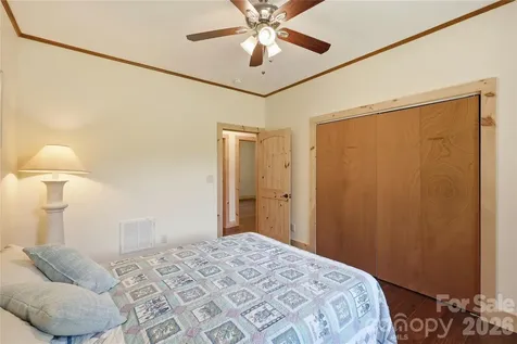 3540 Fork Creek Road Saluda NC 28773