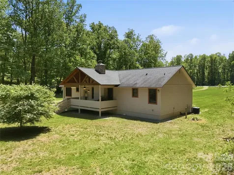 3540 Fork Creek Road Saluda NC 28773
