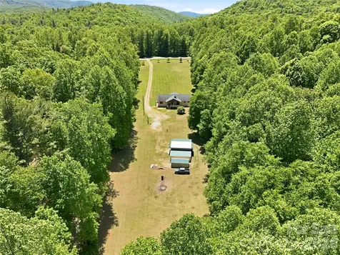 3540 Fork Creek Road Saluda NC 28773
