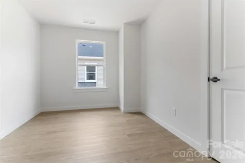 1036 12th Street NE Hickory NC 28601