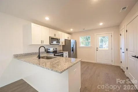 1036 12th Street NE Hickory NC 28601