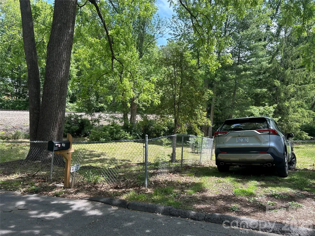28 Pinecrest Drive Asheville NC 8803