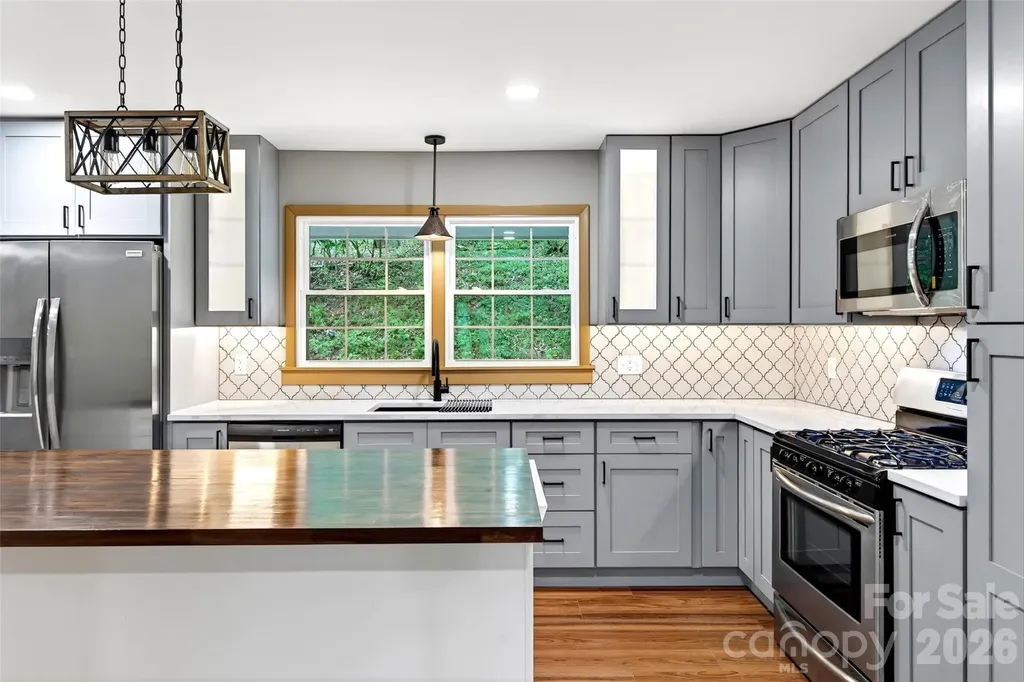 3781 S 226 Highway Bakersville NC 28705