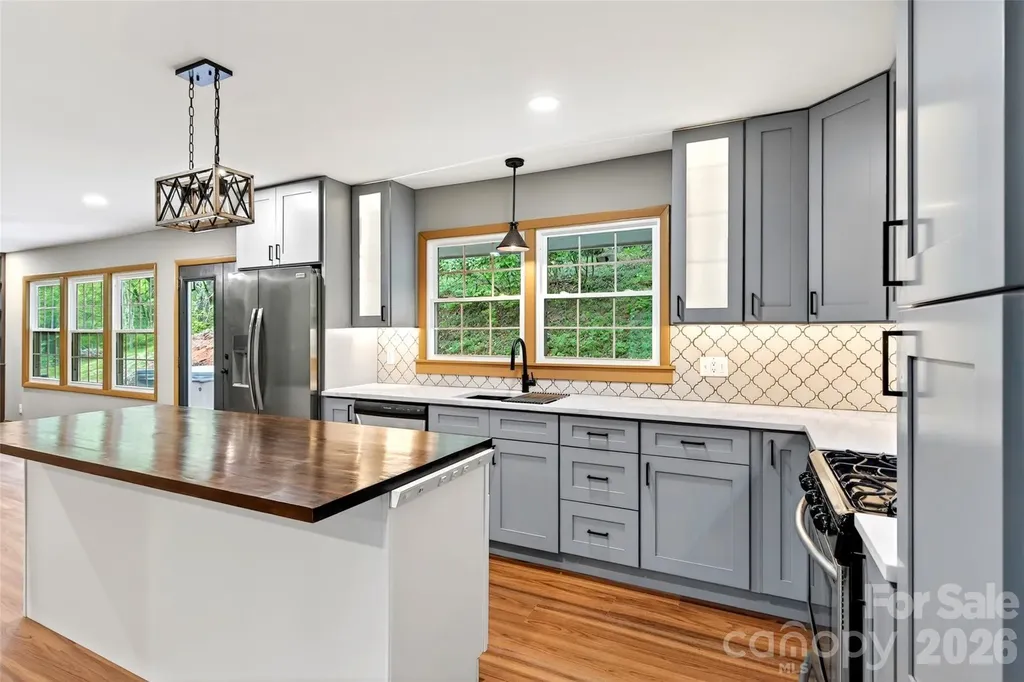 3781 S 226 Highway Bakersville NC 28705