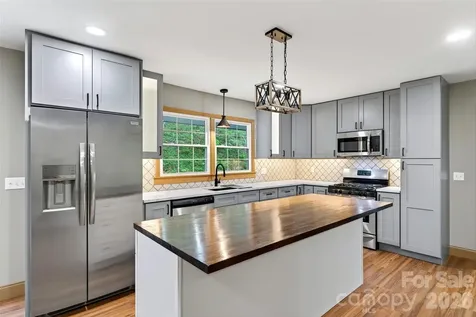 3781 S 226 Highway Bakersville NC 28705
