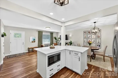 5907 Bluebonnet Road Charlotte NC 28212