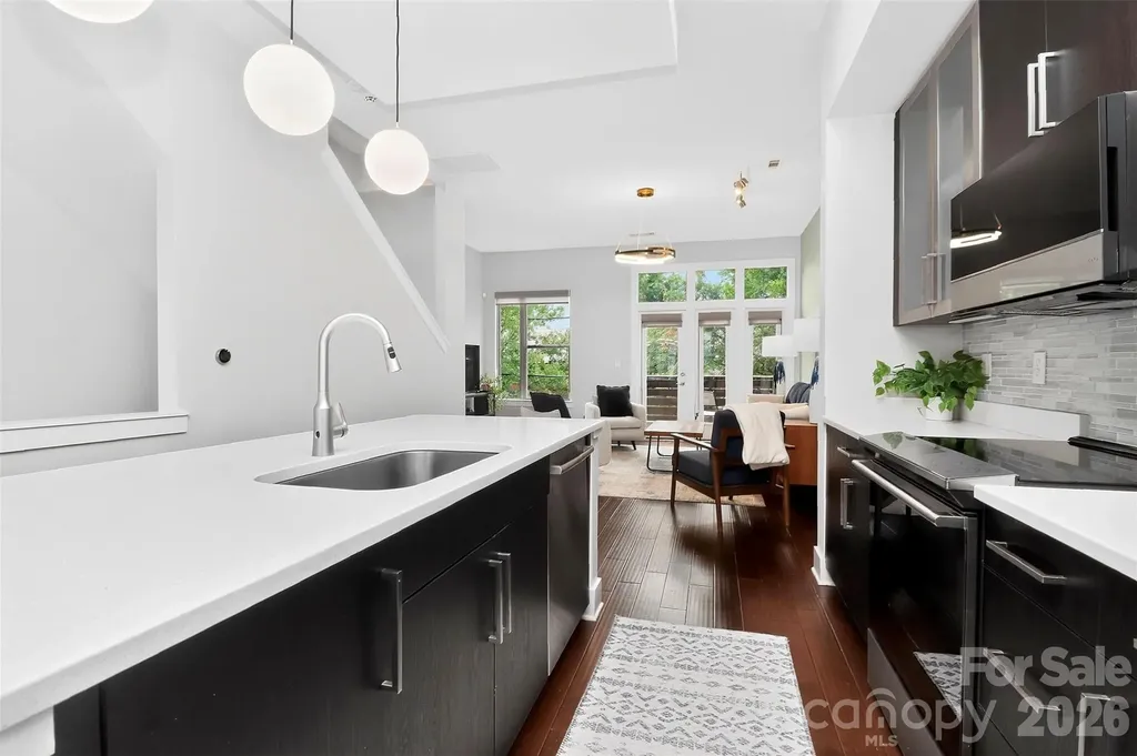 231 Doggett Street Charlotte NC 28203