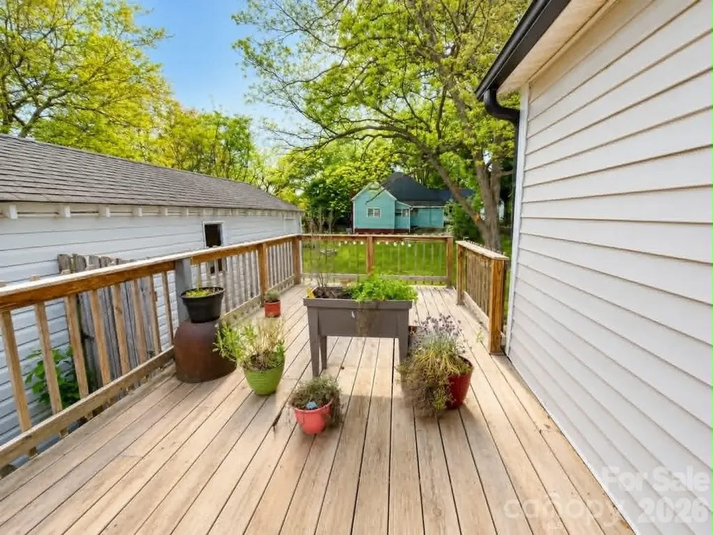 383 E Catawba Avenue Mooresville NC 28115