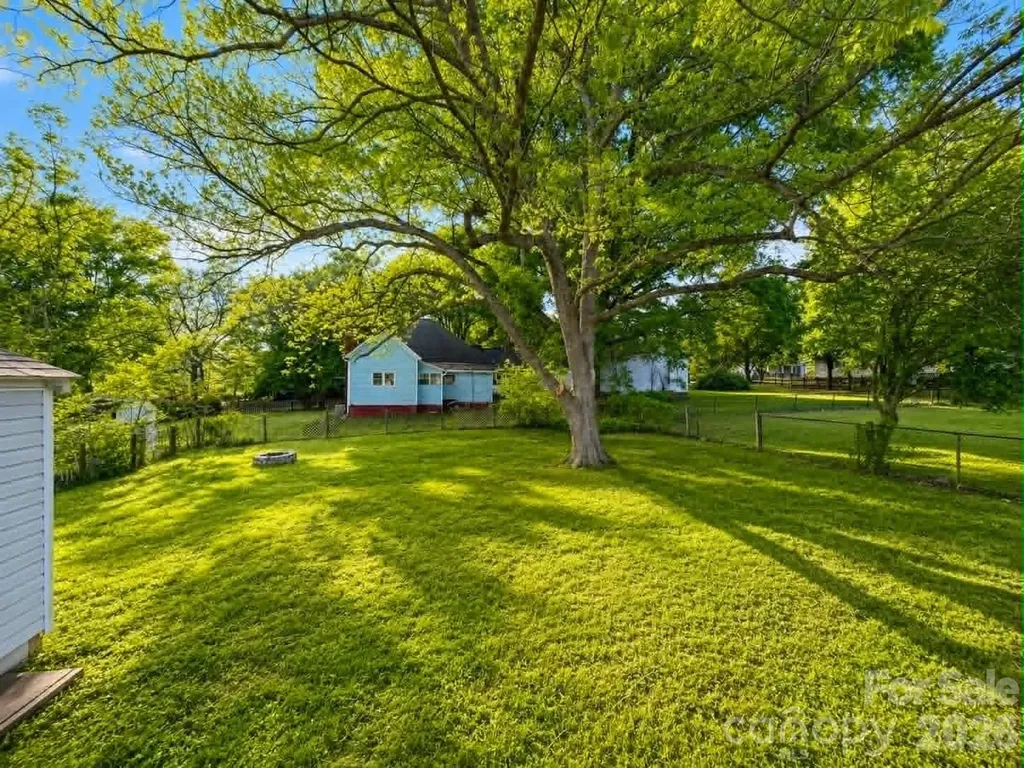 383 E Catawba Avenue Mooresville NC 28115