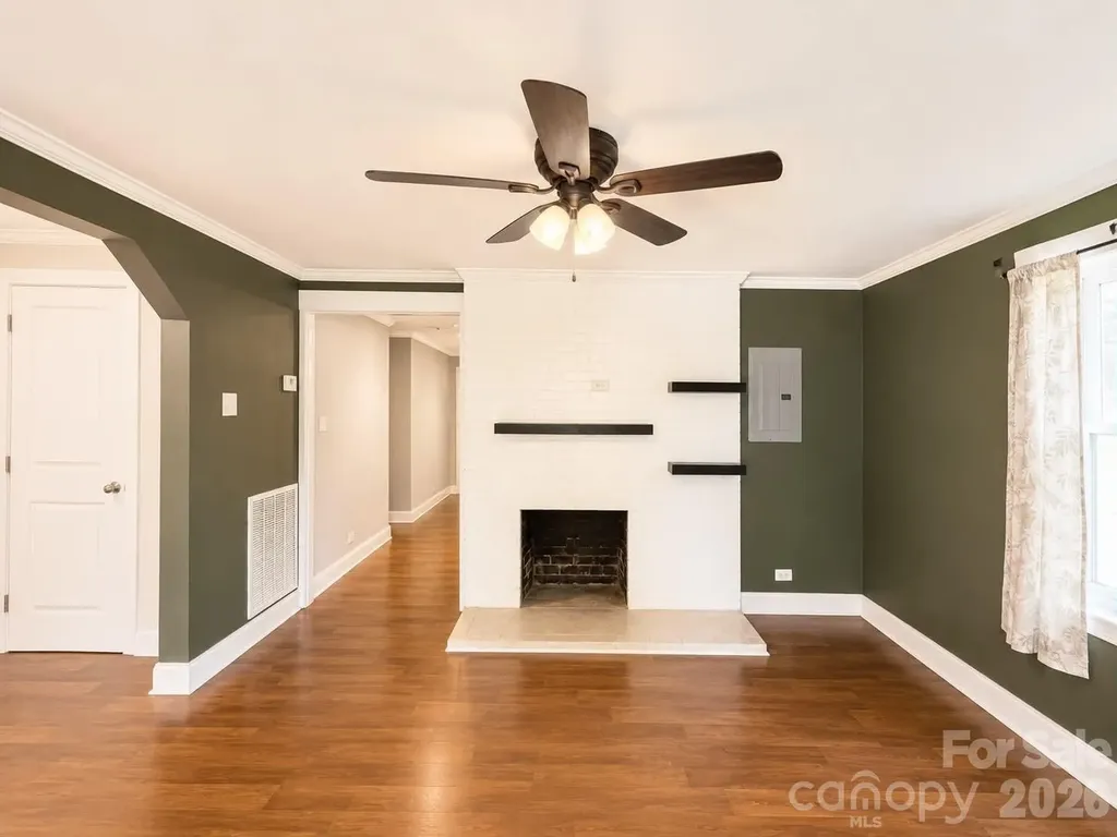 383 E Catawba Avenue Mooresville NC 28115
