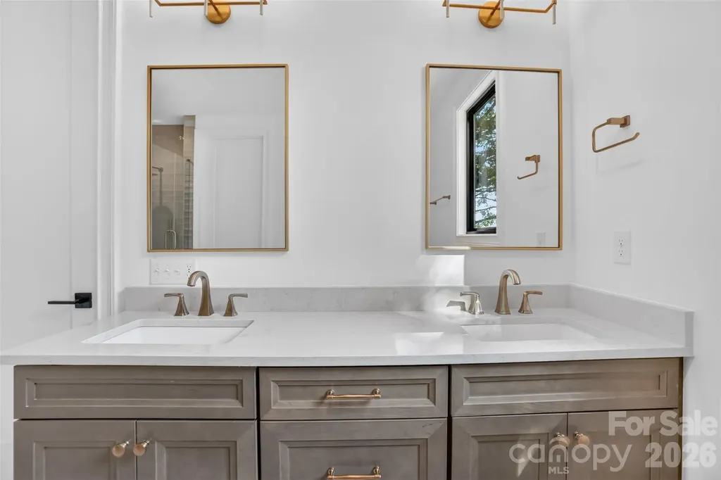 421 W Cama Street Charlotte NC 28217