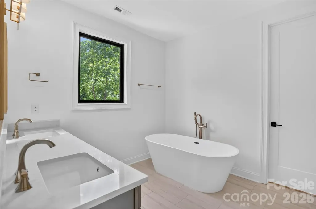 421 W Cama Street Charlotte NC 28217