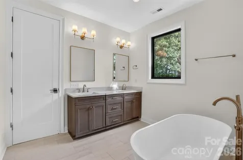 421 W Cama Street Charlotte NC 28217