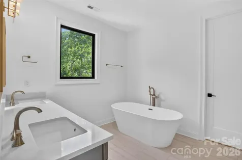 421 W Cama Street Charlotte NC 28217