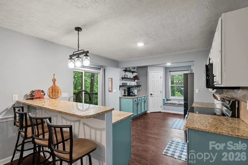 4 Beechwood Lakes Drive Hendersonville NC 28792