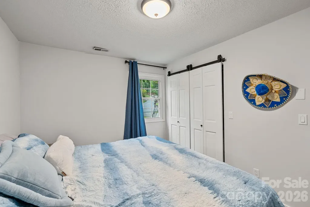 4 Beechwood Lakes Drive Hendersonville NC 28792