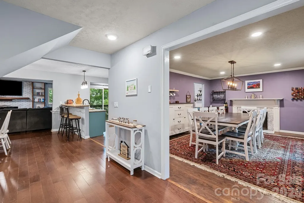 4 Beechwood Lakes Drive Hendersonville NC 28792