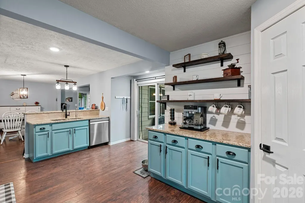 4 Beechwood Lakes Drive Hendersonville NC 28792