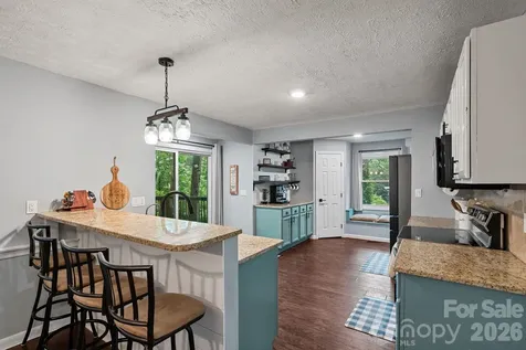 4 Beechwood Lakes Drive Hendersonville NC 28792